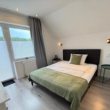 Mit 2 Schlafzimmern, Kueche Und Balkon, Nahe A2 Apelern