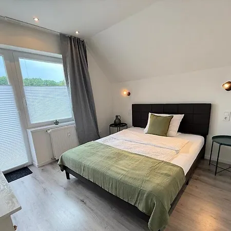 Mit 2 Schlafzimmern, Kueche Und Balkon, Nahe A2 Apelern